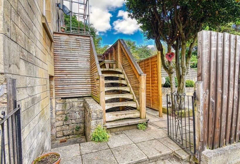 Ghar Homes   Bath City Centre Cosy Retreat