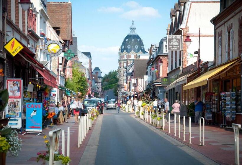 فندق Castel De Siam