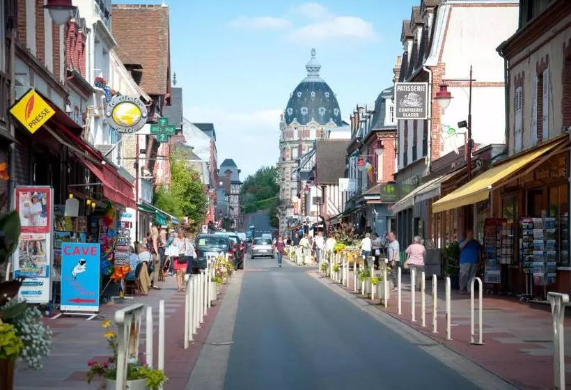 בית מלון כפרי Castel De Siam