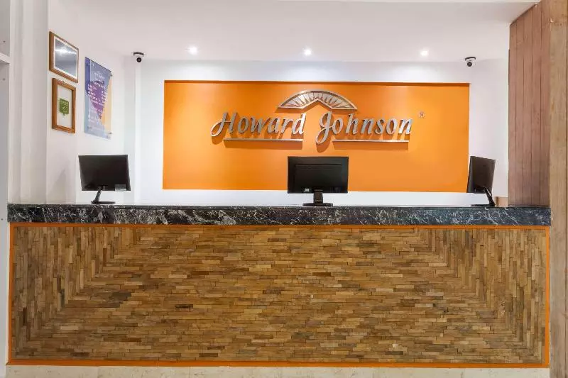 هتل Howard Johnson Leon Avenida