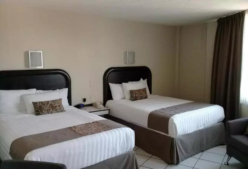 هتل Howard Johnson Leon Avenida