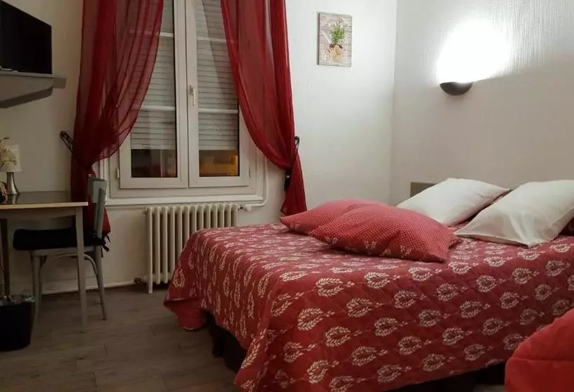 هتل Hôtel Ronsin