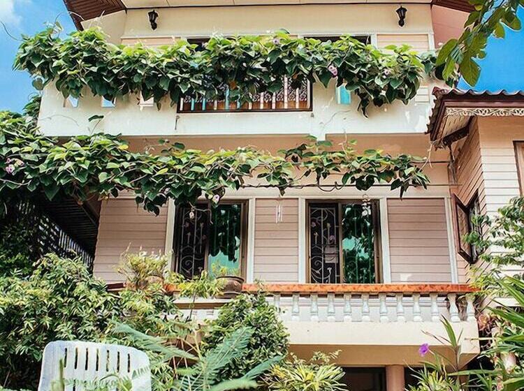 فندق Loy Manee House