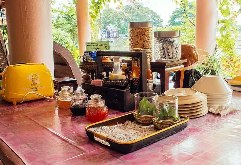 Hotelli Loy Manee House