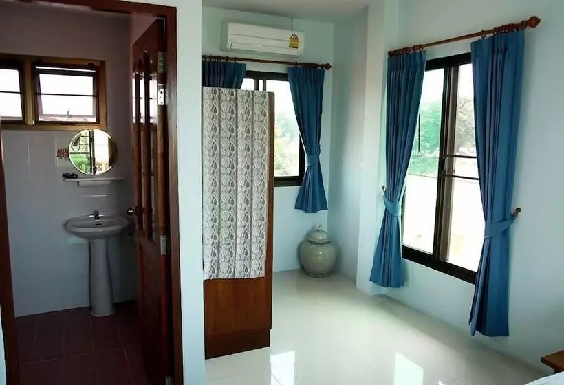 Hotelli Loy Manee House