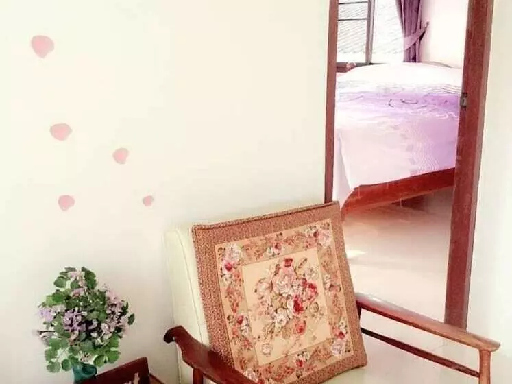 Hotelli Loy Manee House