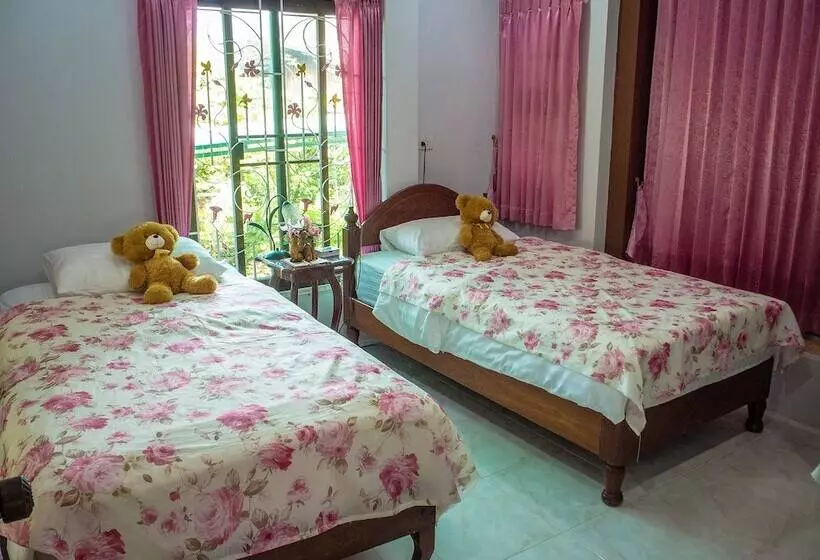 Hotelli Loy Manee House