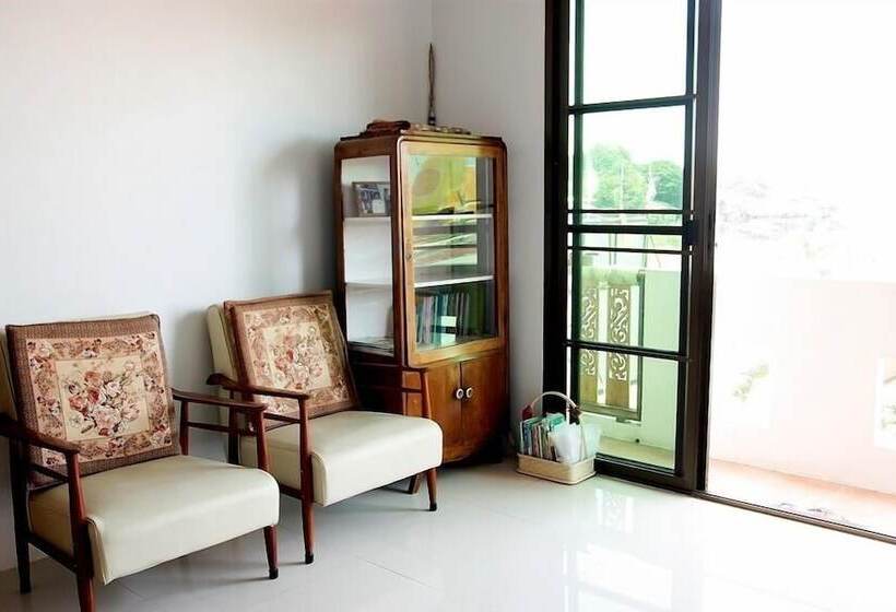 فندق Loy Manee House