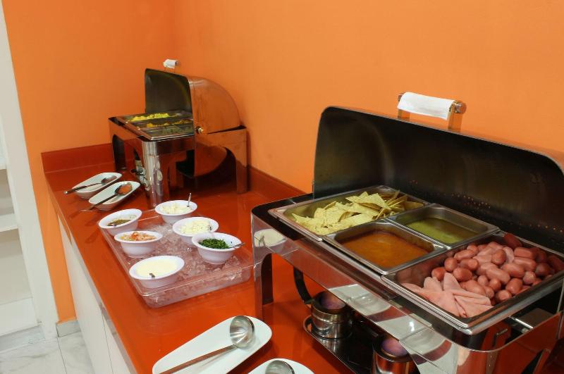 Szálloda One Leon Poliforum