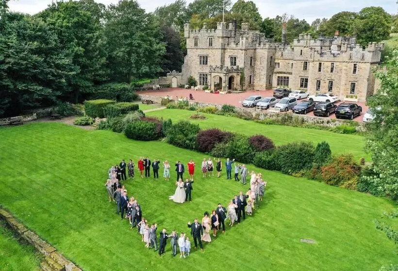 בית מלון כפרי Otterburn Castle