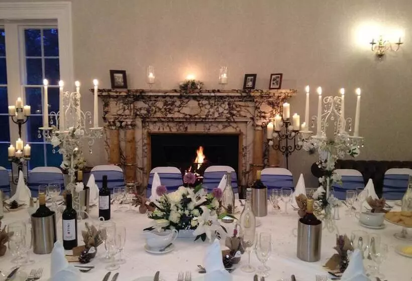 בית מלון כפרי Otterburn Castle