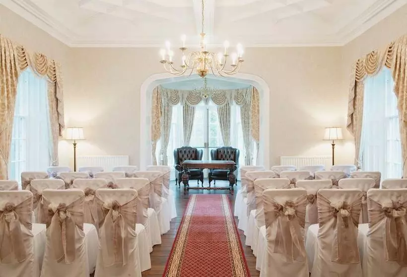 בית מלון כפרי Otterburn Castle