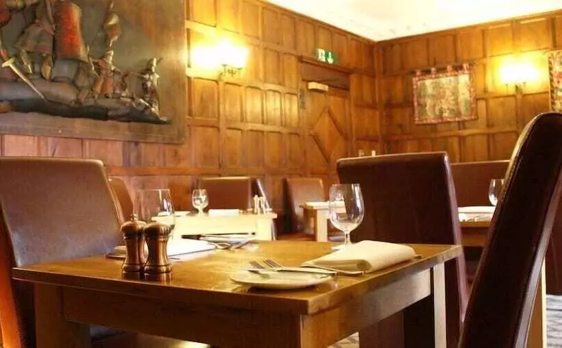 בית מלון כפרי Otterburn Castle