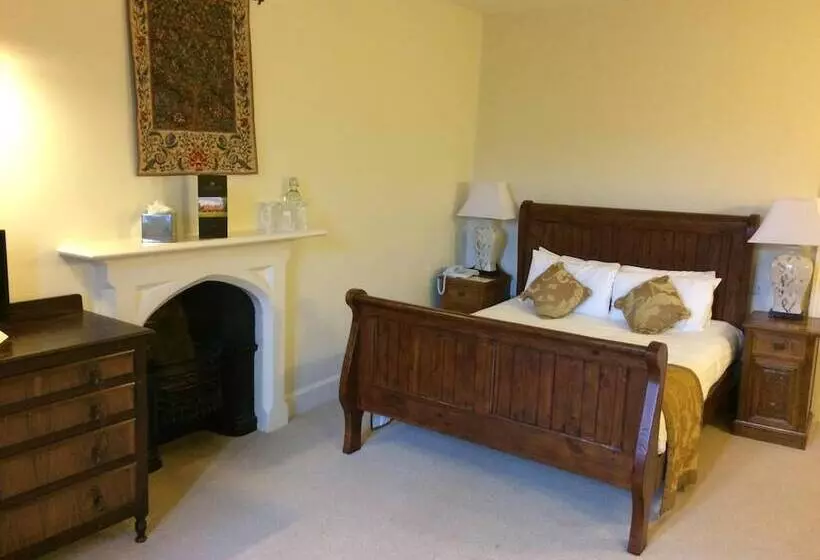 בית מלון כפרי Otterburn Castle