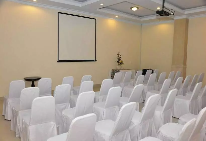 هتل Puri Saron Denpasar