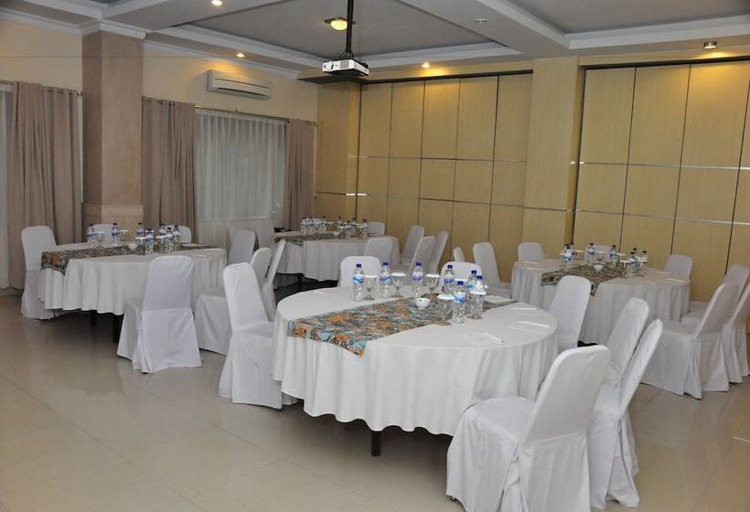 בית מלון כפרי Puri Saron Denpasar