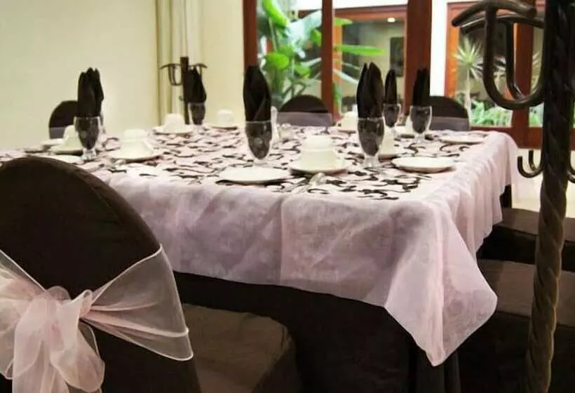 فندق Suites Colibri