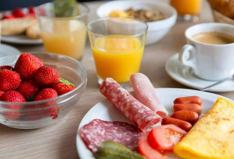 Отель The Originals City, Angers Sud, Le Village 49