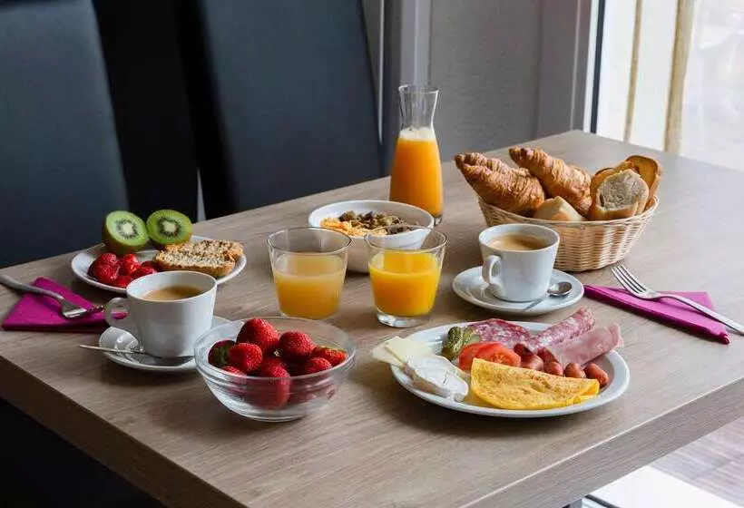 Отель The Originals City, Angers Sud, Le Village 49