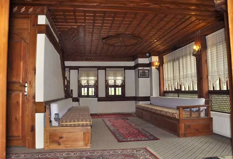 ホテル Yorgancıoglu Konak