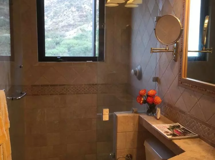 Sunrise Cove Luxury Penthouse