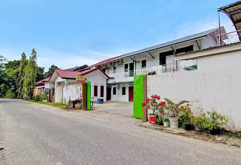 Hotelli Spot On 91950 Guest House Teknong Syariah