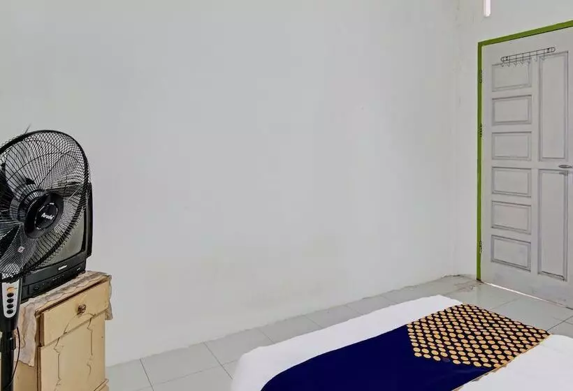 Hotelli Spot On 91950 Guest House Teknong Syariah