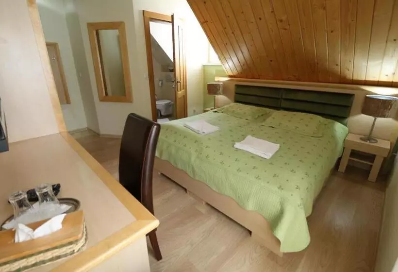 Majatalo Penzión Skorušina