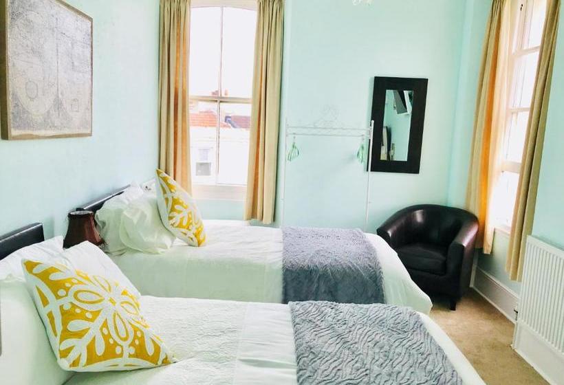 تختخواب و صبحانه Highlea Guest House