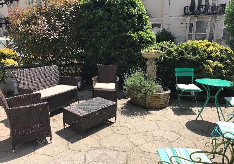 تختخواب و صبحانه Highlea Guest House