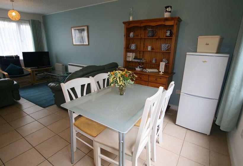 Freshwater Bay Holiday Cottages