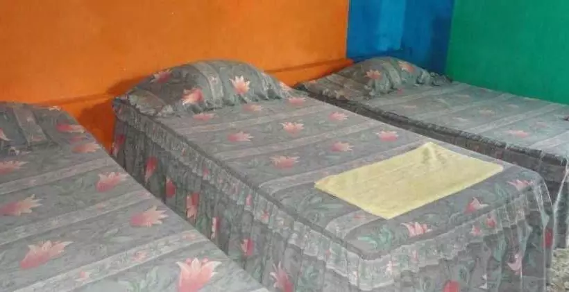مسافرخانه Los Estudiantes