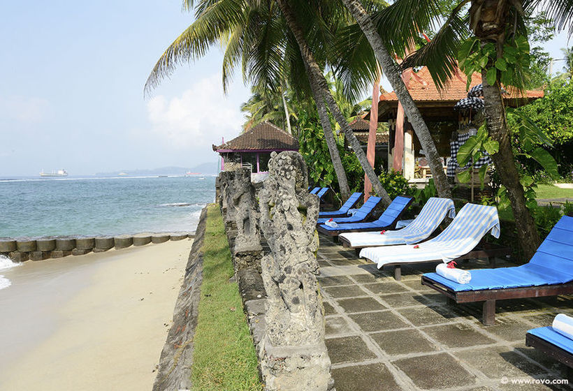Hotel Anom Beach