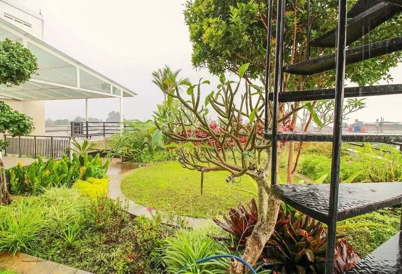 Hotelli Collection O Sweet Karina Bandung