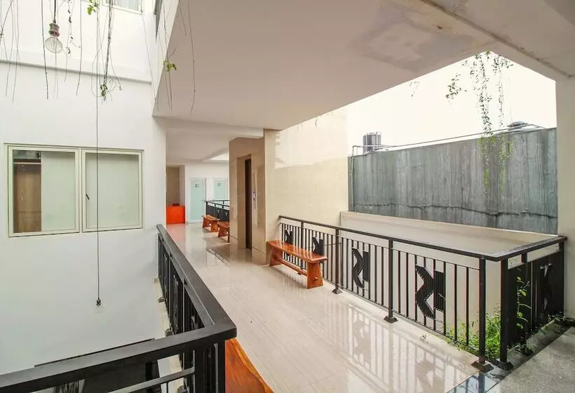 Hotelli Collection O Sweet Karina Bandung