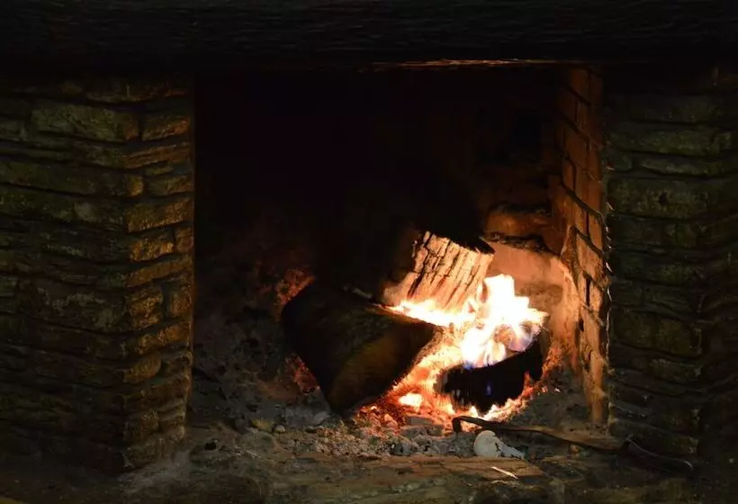 בית מלון כפרי Hani Zisi