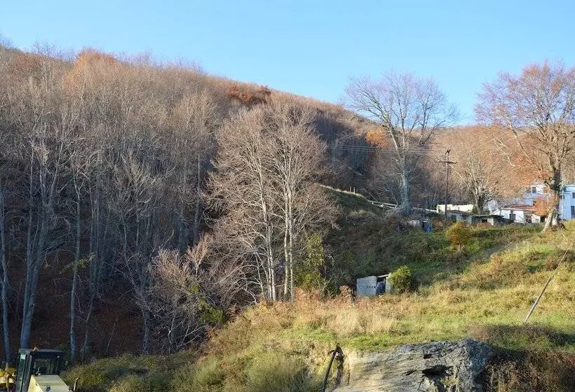 בית מלון כפרי Hani Zisi