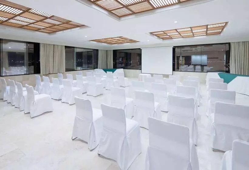 Отель Holiday Inn Express Culiacan, An Ihg