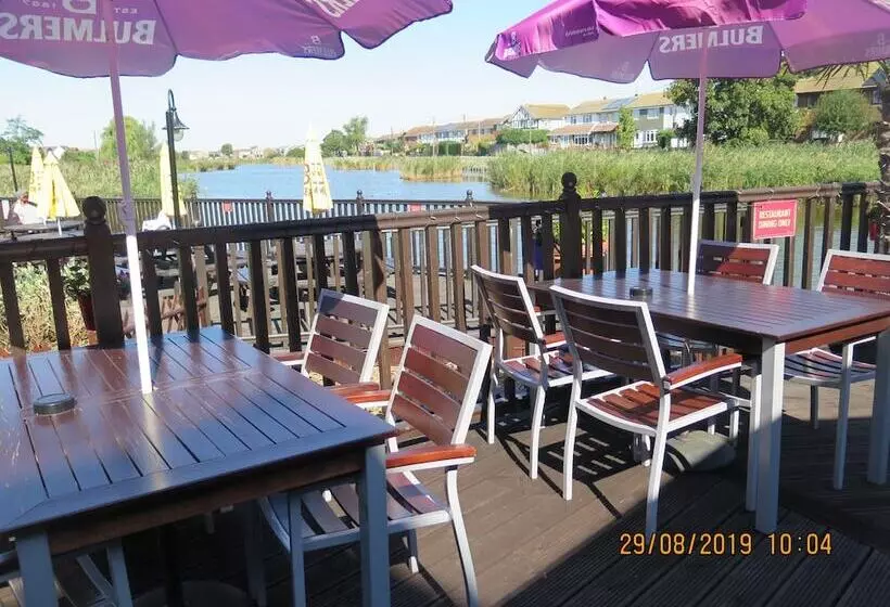 Отель Oyster Fleet