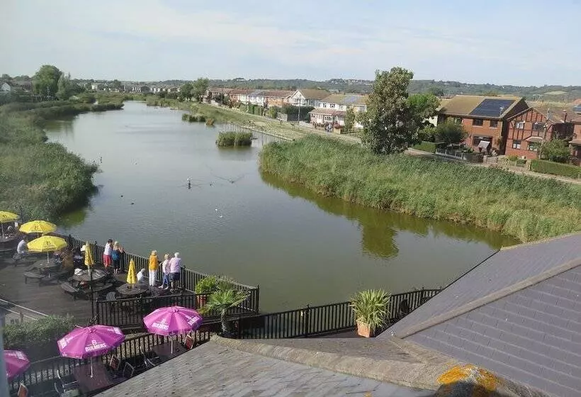 Отель Oyster Fleet