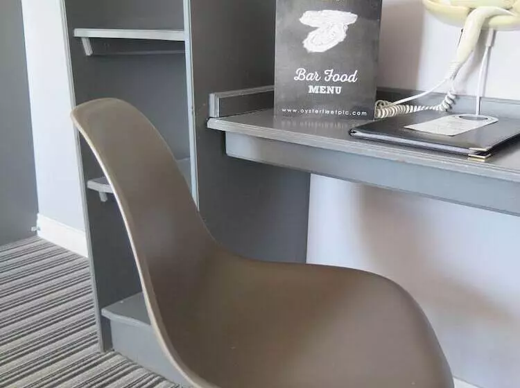 Отель Oyster Fleet