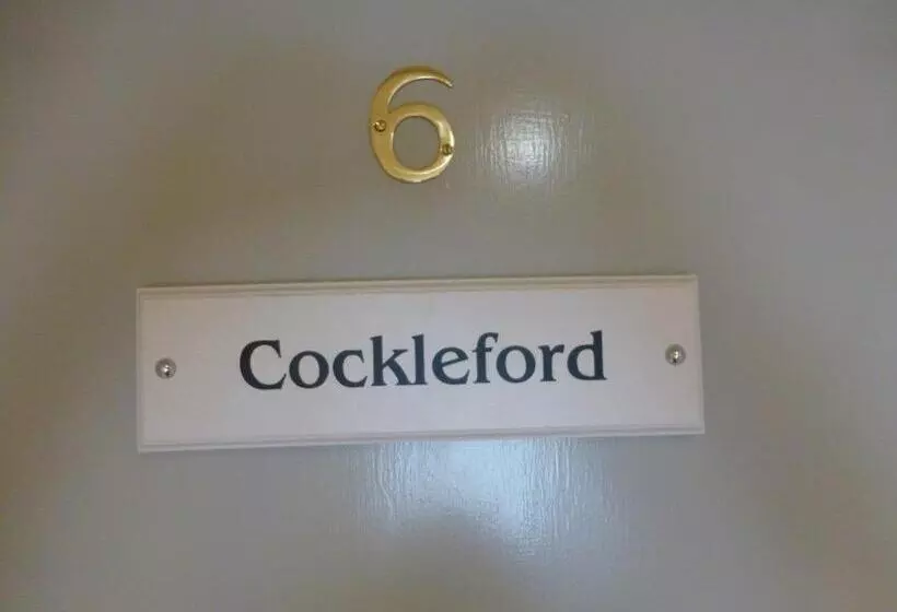 هتل The Bathurst Arms