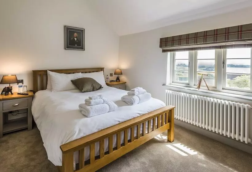 בית מלון כפרי The Rodney