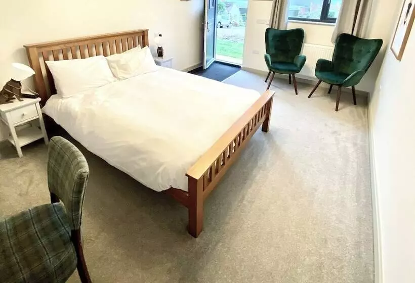 בית מלון כפרי The Rodney