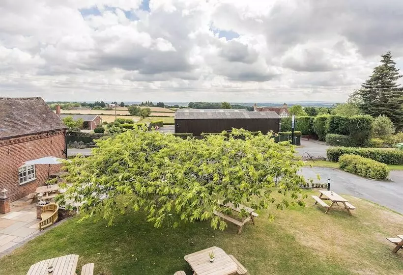 בית מלון כפרי The Rodney