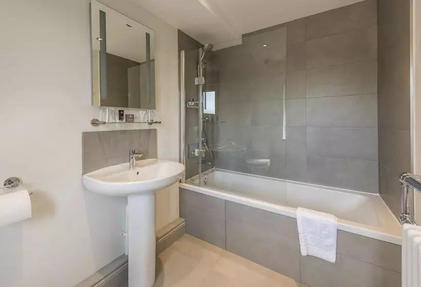 בית מלון כפרי The Rodney