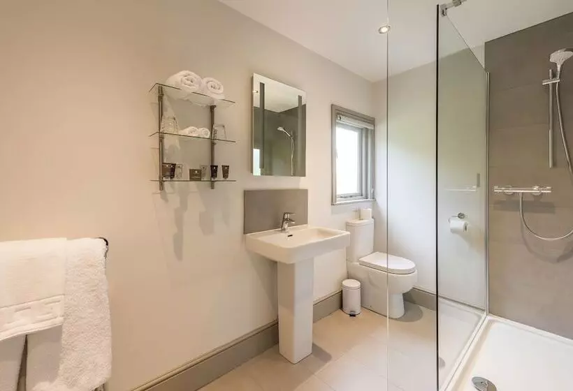 בית מלון כפרי The Rodney