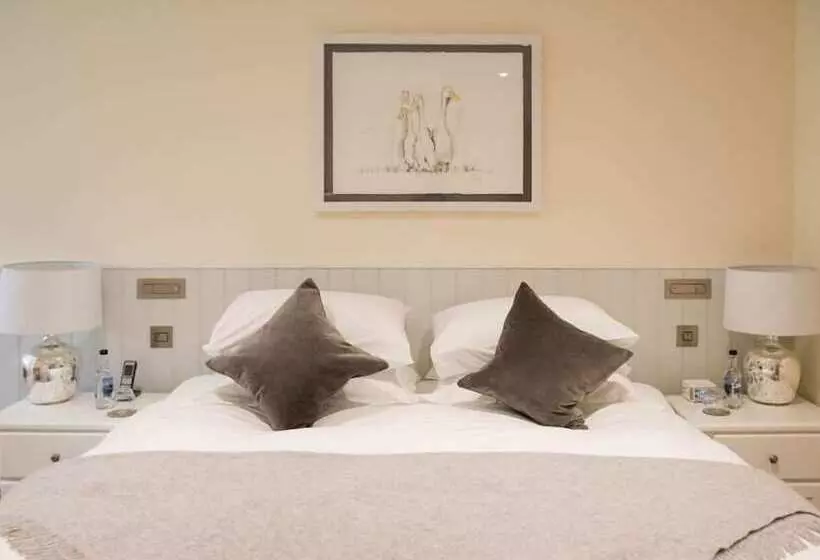 Отель The Turtley Corn Mill