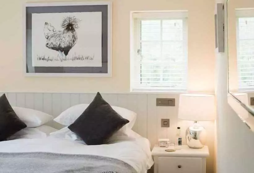 Отель The Turtley Corn Mill