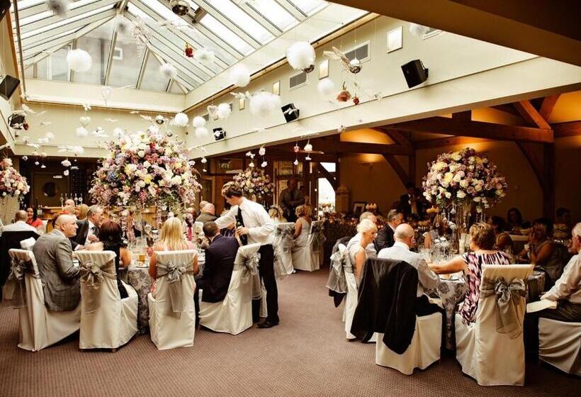 فندق The White Hart At Lydgate